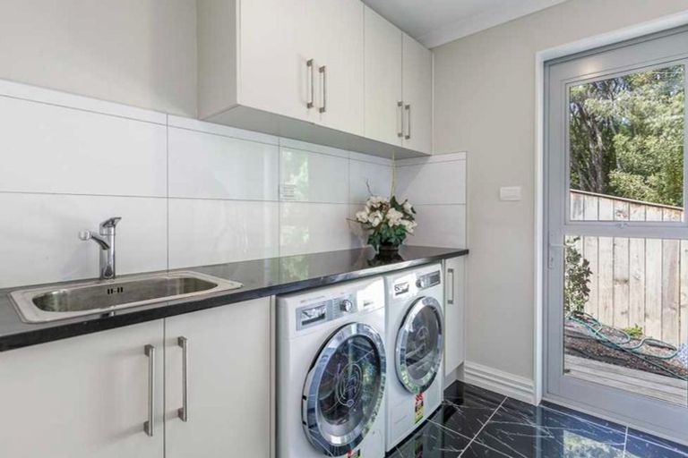 Photo of property in 47 Blacks Road, Greenhithe, Auckland, 0632