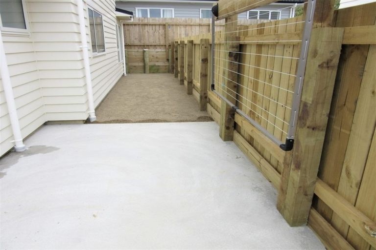 Photo of property in 7 Belize Grove, Grenada Village, Wellington, 6037