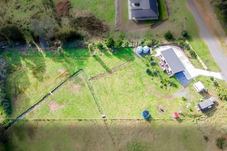 Photo of property in 103 Greenhill Road, Waikanae, 5391
