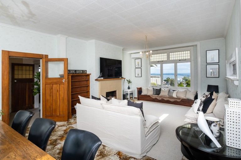 Photo of property in 12 Lighthouse Road, Bluff Hill, Napier, 4110