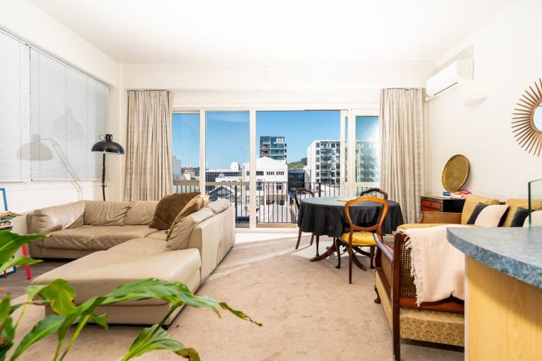 Photo of property in De Vere Apartments, 10/23 Tennyson Street, Te Aro, Wellington, 6011
