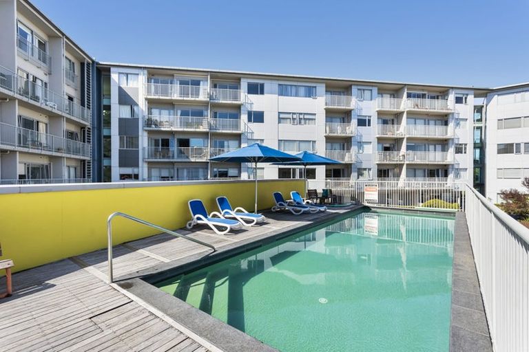 Photo of property in Shoal Haven Apartments, 408a/130 Anzac Street, Takapuna, Auckland, 0622