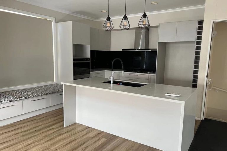 Photo of property in Tuscany Towers, 92/1 Ambrico Place, New Lynn, Auckland, 0600