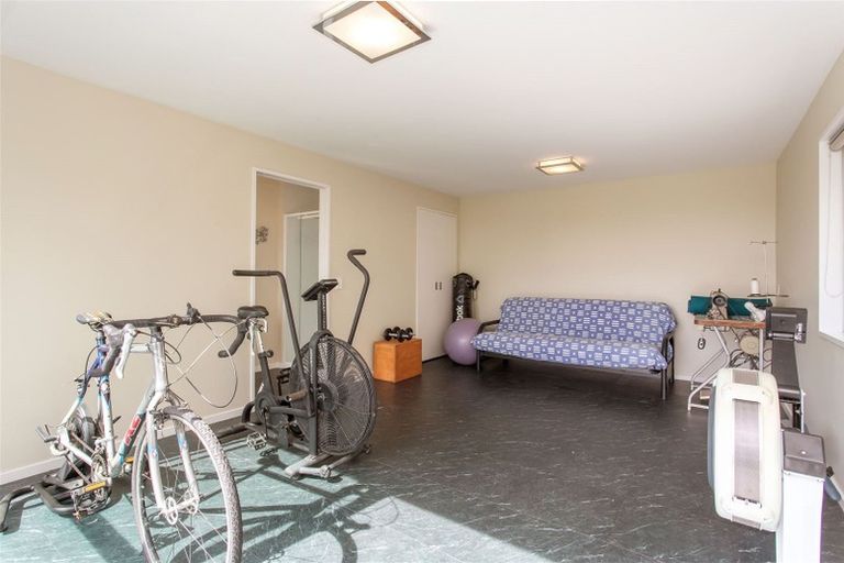 Photo of property in 19 Heaton Rhodes Place, Cashmere, Christchurch, 8022