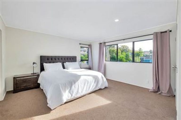 Photo of property in 62 Nigel Road, Browns Bay, Auckland, 0630