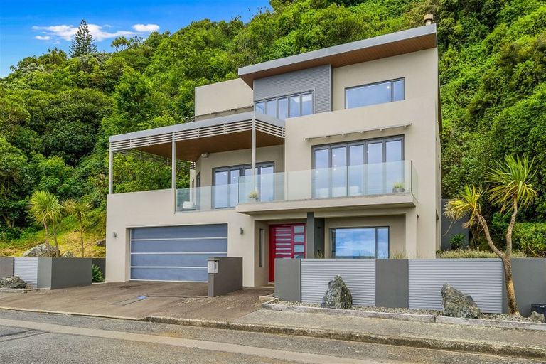 Photo of property in 73 Moana Road, Plimmerton, Porirua, 5026