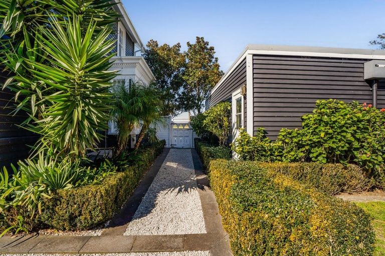Photo of property in 5 Rogan Street, New Plymouth, 4310