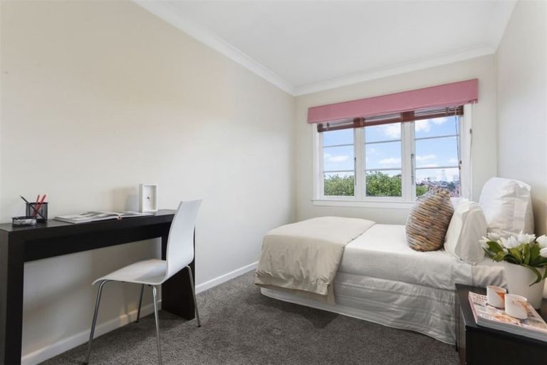 Photo of property in 1/19 Wolsley Avenue, Milford, Auckland, 0620