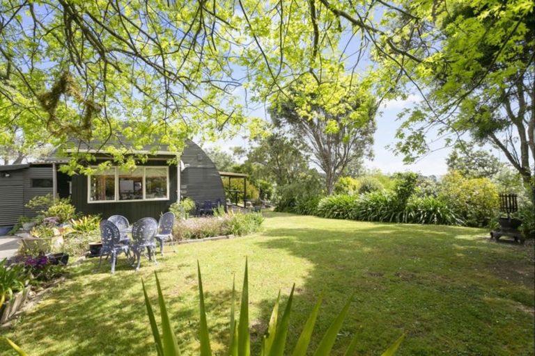 Photo of property in 58 Sheffield Road, Helensville, 0875