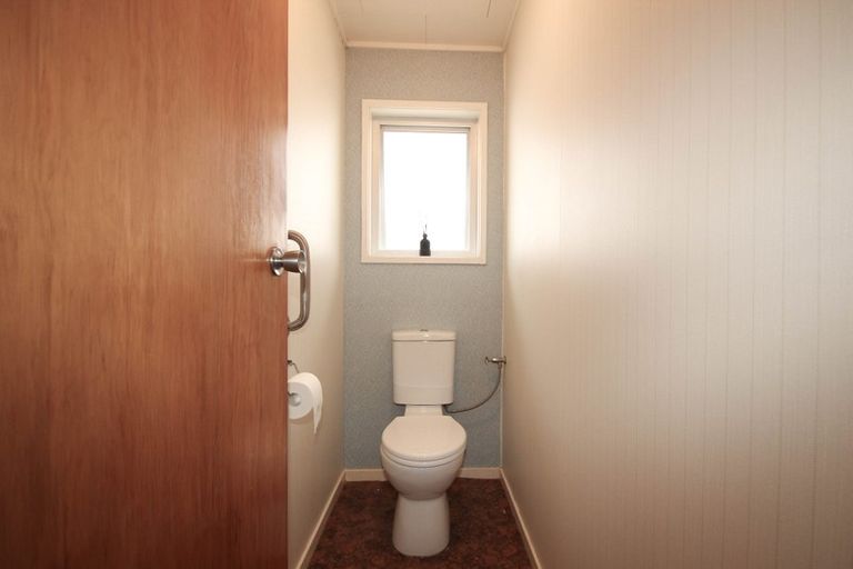 Photo of property in 2/206 Mcleod Street, Camberley, Hastings, 4120