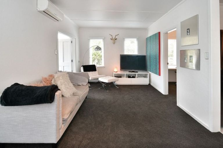 Photo of property in 19 Vipond Road, Stanmore Bay, Whangaparaoa, 0932