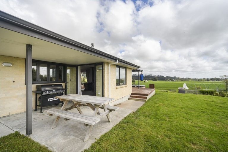 Photo of property in 80 Tokomaru East Road, Tokomaru, Palmerston North, 4474