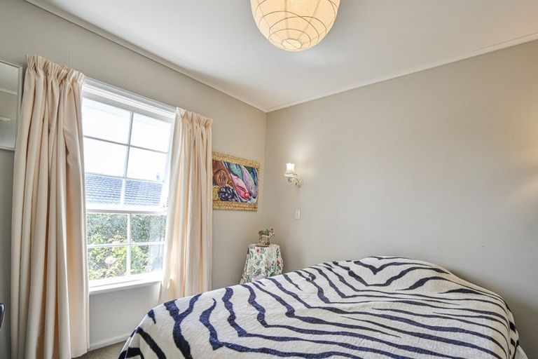 Photo of property in 2 Aotea Crescent, Havelock North, 4130