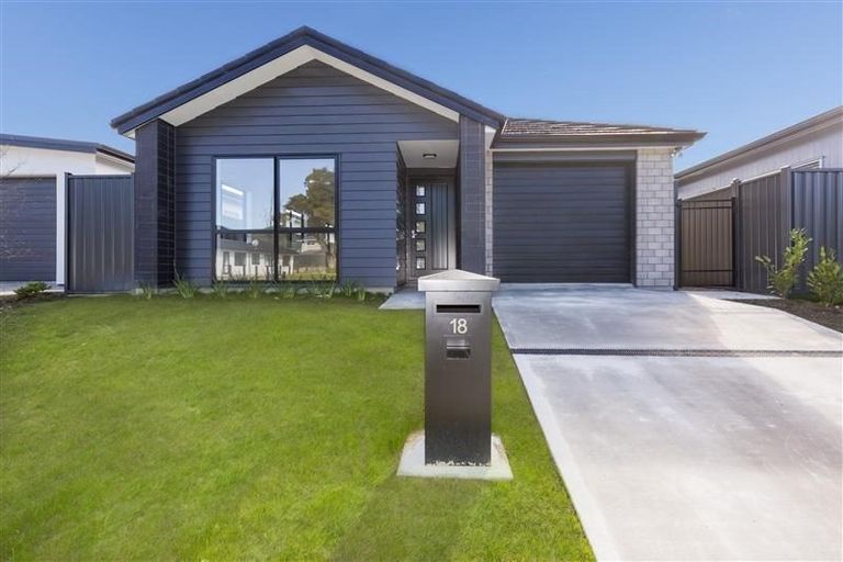 Photo of property in 18 Gilruth Road, Wallaceville, Upper Hutt, 5018
