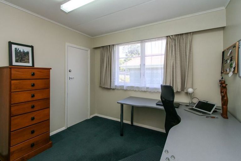 Photo of property in 2 Sardinha Place, Marfell, New Plymouth, 4310