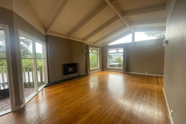 Photo of property in 62 Sylvan Crescent, Te Atatu South, Auckland, 0610