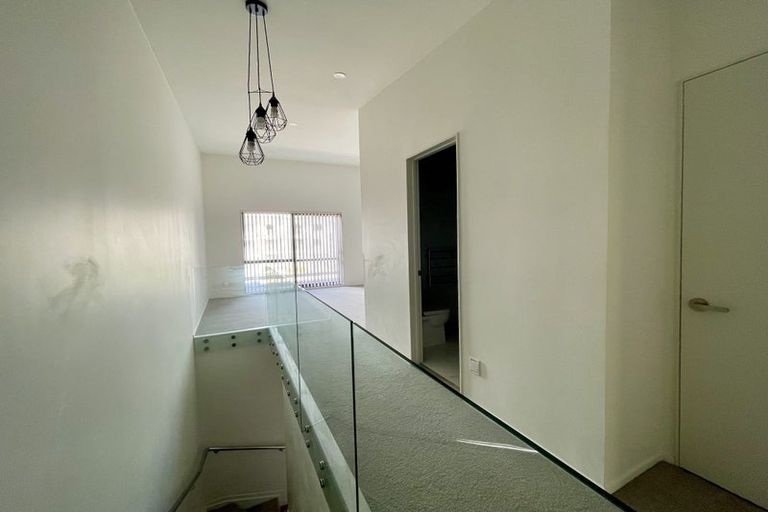 Photo of property in 6b Carlos Drive, Flat Bush, Auckland, 2016