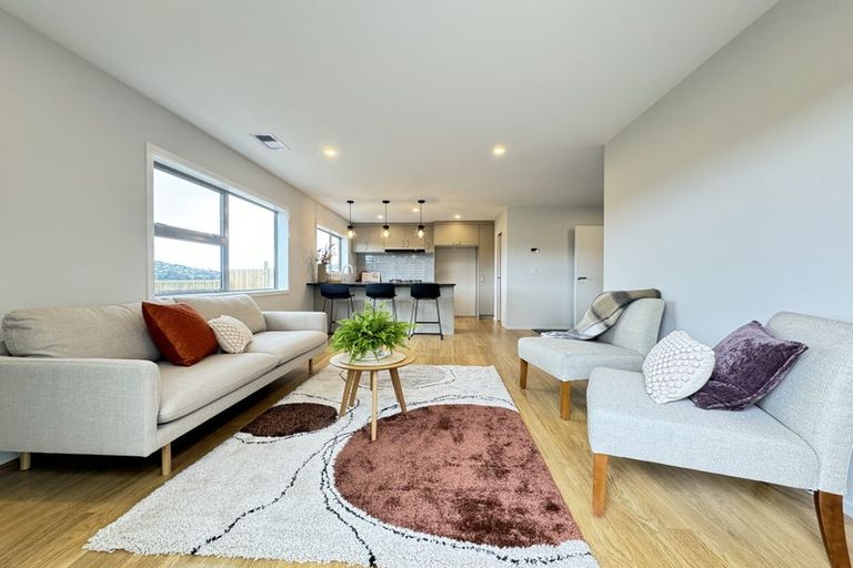 Photo of property in 9 Pine Hill Rise, Glenside, Wellington, 6037