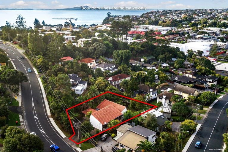 Photo of property in 1/801 Beach Road, Browns Bay, Auckland, 0630