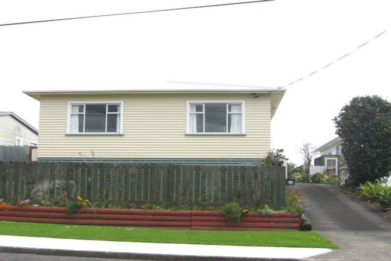 Photo of property in 50 South Road, Blagdon, New Plymouth, 4310