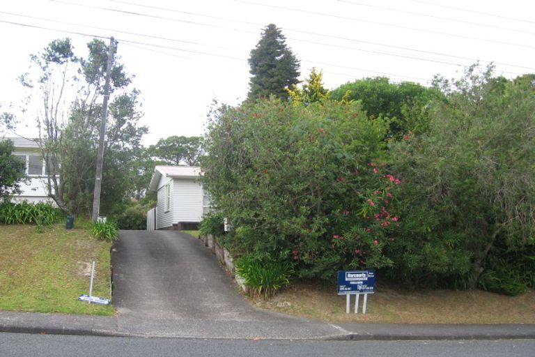 Photo of property in 2/61 Hogans Road, Glenfield, Auckland, 0629