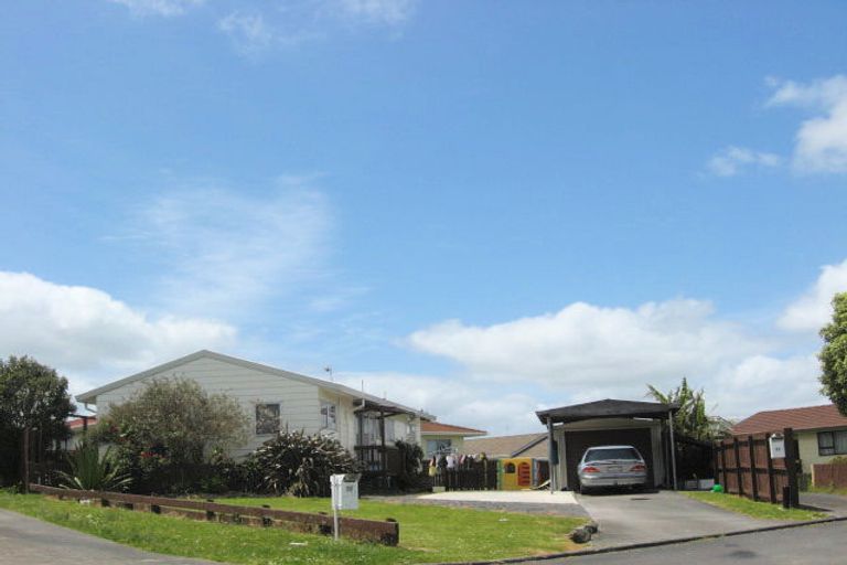 Photo of property in 35 Hanford Place, Clendon Park, Auckland, 2103