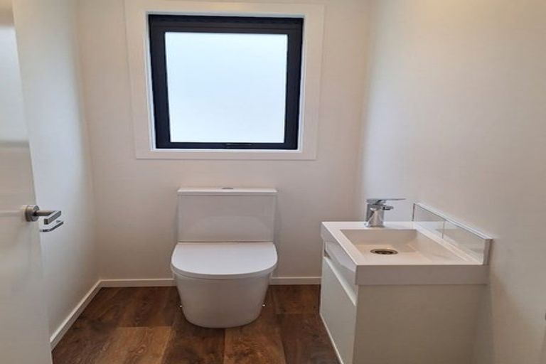 Photo of property in 15 Joseph Bolton Crescent, Wallaceville, Upper Hutt, 5018