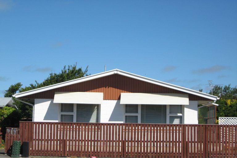 Photo of property in 2/594 Pages Road, Bexley, Christchurch, 8061