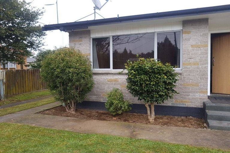 Photo of property in 2 Steeles Lane, Western Heights, Rotorua, 3015