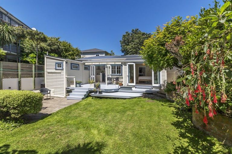 Photo of property in 10 Hall Street, Newtown, Wellington, 6021