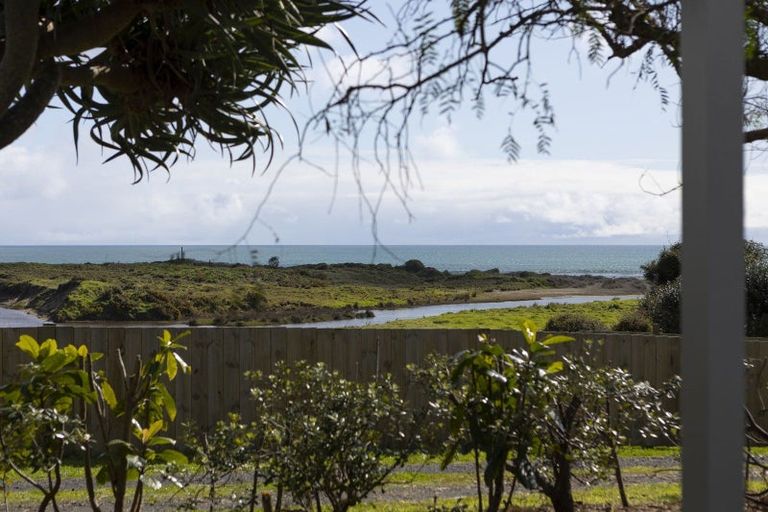 Photo of property in 16 Tui Street, Ahipara, Kaitaia, 0481