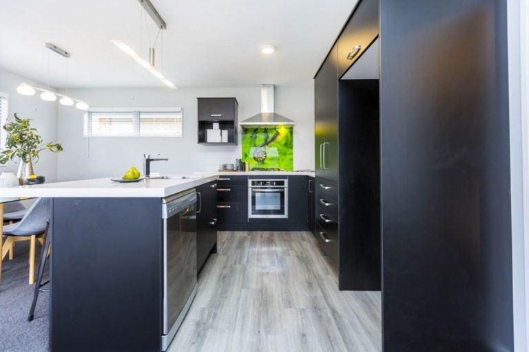 Photo of property in 37 Hildreth Street, Trentham, Upper Hutt, 5018