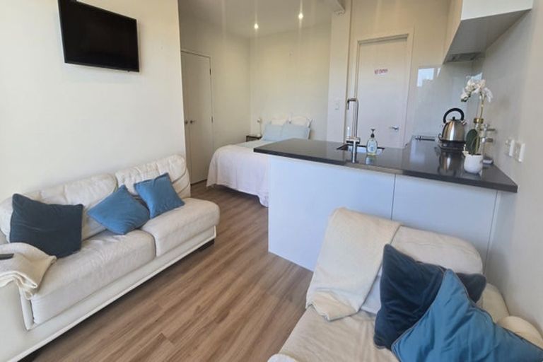 Photo of property in 22a Hamblyn Street, Strandon, New Plymouth, 4312