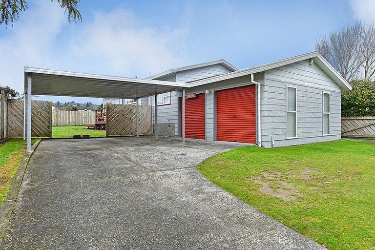 Photo of property in 22 Memphis Grove, Totara Park, Upper Hutt, 5018