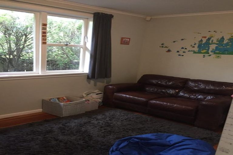 Photo of property in 4 Wharf Road, Te Atatu Peninsula, Auckland, 0610