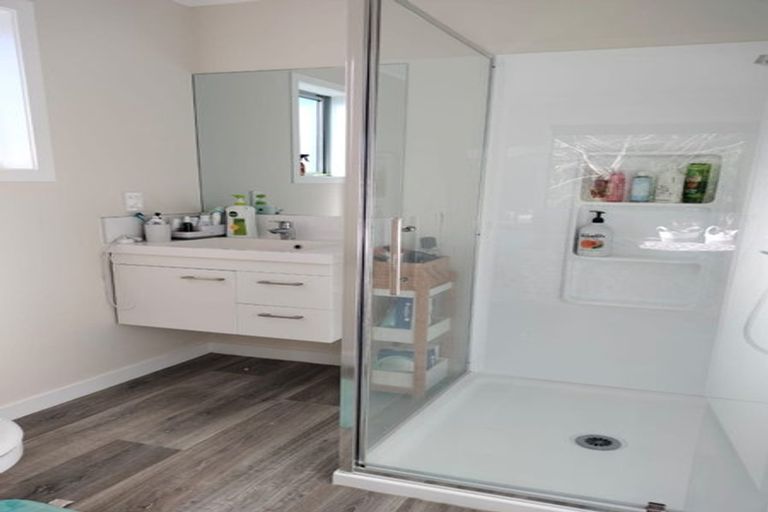 Photo of property in 12 Pateke Drive, Kenepuru, Porirua, 5022