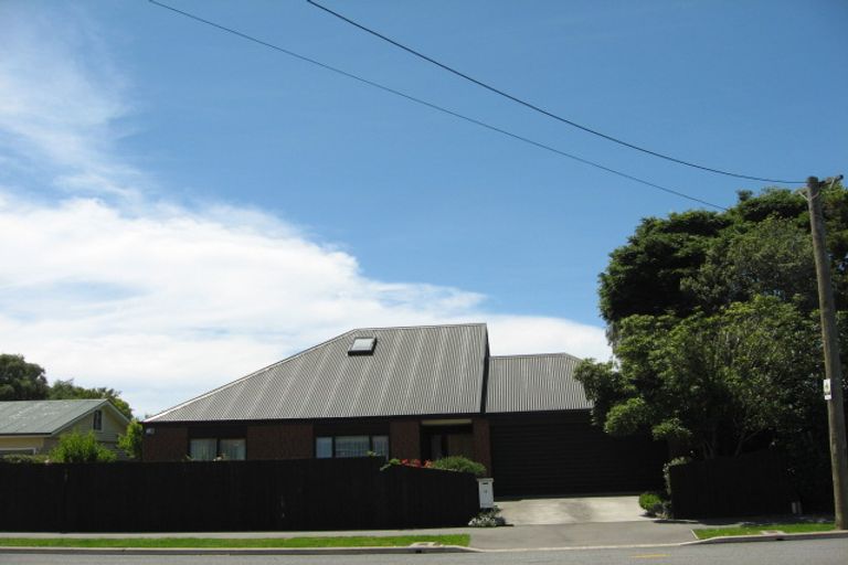 Photo of property in 74 Cleveland Street, Edgeware, Christchurch, 8013