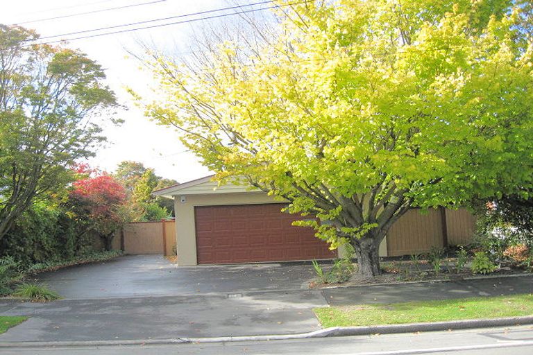 Photo of property in 240 Waimairi Road, Ilam, Christchurch, 8041