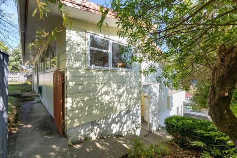 Photo of property in 76 Lord Street, Stokes Valley, Lower Hutt, 5019