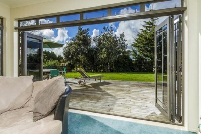 Photo of property in 5 Shiloh Way, Greenhithe, Auckland, 0632