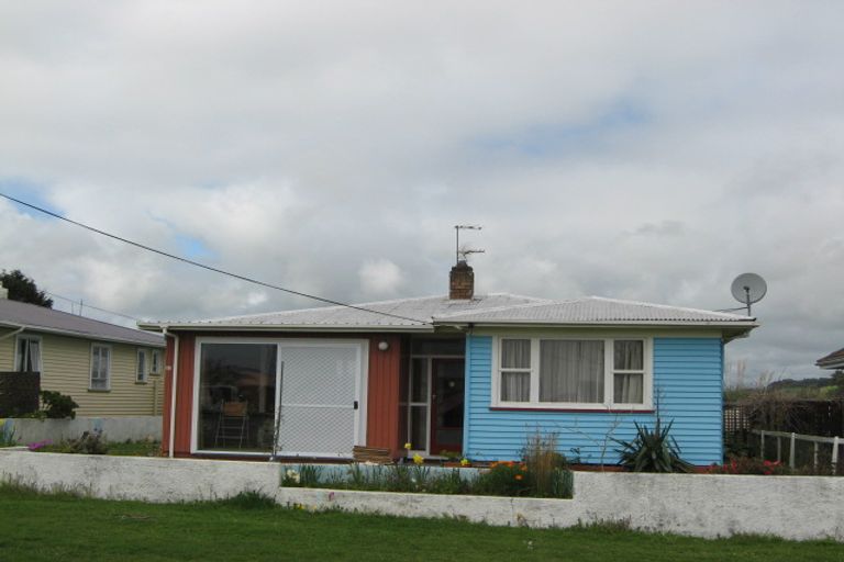 Photo of property in 27 Brookes Terrace, Waitara, 4320