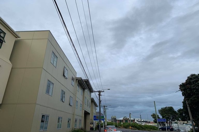 Photo of property in Basin Reserve Complex, 7/4 Sussex Street, Mount Cook, Wellington, 6021