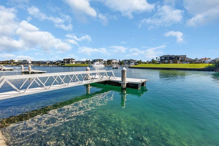 Photo of property in 23 Fred Carr Place, One Tree Point, 0118