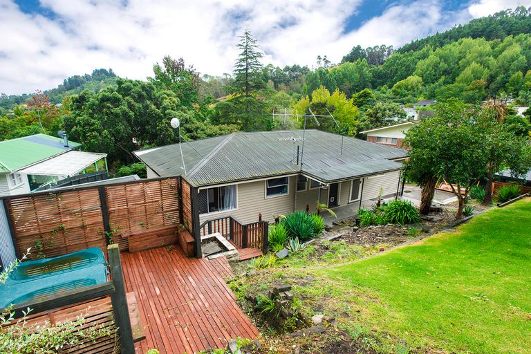 Photo of property in 27 Seddon Crescent, Whataupoko, Gisborne, 4010