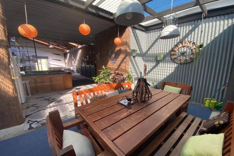 Photo of property in 129 Bridge Street, Eltham, 4322