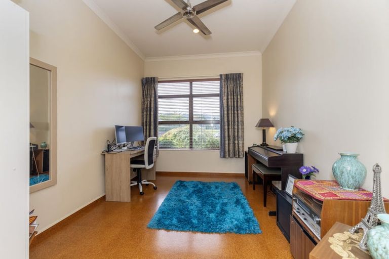 Photo of property in 196 Milne Drive, Paraparaumu, 5032