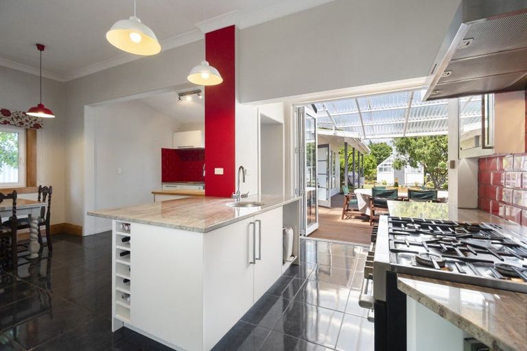 Photo of property in 24 Limbrick Street, Terrace End, Palmerston North, 4410