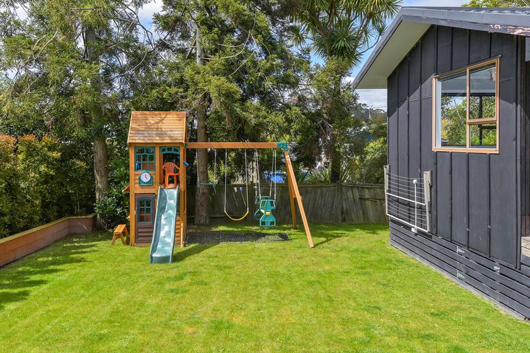 Photo of property in 44 Matua Road, Huapai, Kumeu, 0810