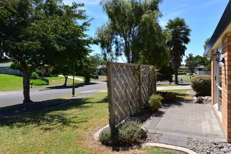 Photo of property in 2 Rochester Place, Nawton, Hamilton, 3200