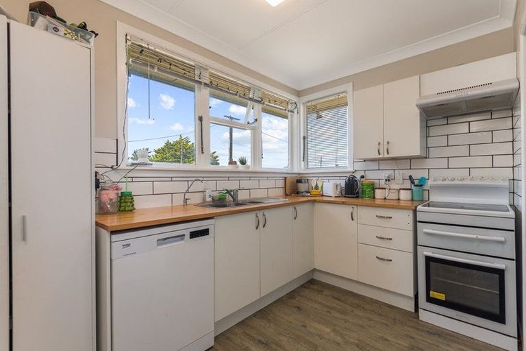 Photo of property in 43 Futter Street, Foxton, 4814